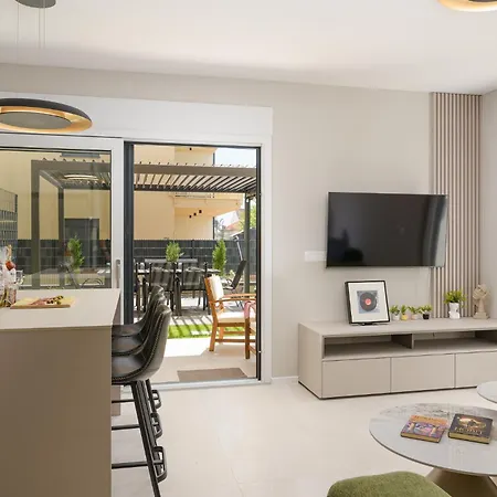 Apartamento Dalmavita - Luxury With Private Garden, Just 5 Min Walk To Unesco Heritage Center *