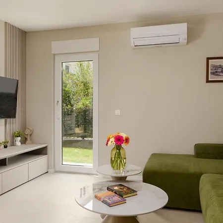 Apartamento Dalmavita - Luxury With Private Garden, Just 5 Min Walk To Unesco Heritage Center Trogir