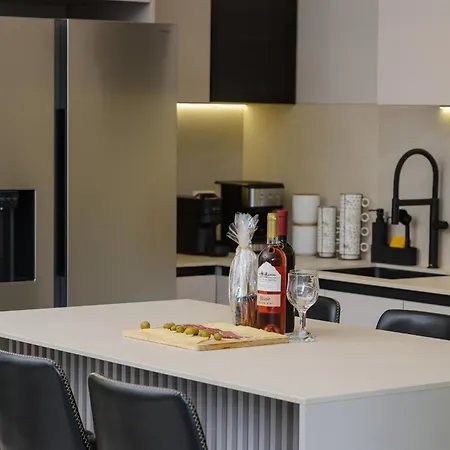 Dalmavita - Luxury With Private Garden, Just 5 Min Walk To Unesco Heritage Center Apartamento *