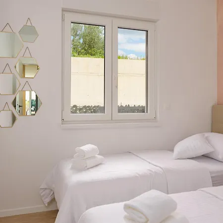 Apartamento Dalmavita - Luxury With Private Garden, Just 5 Min Walk To Unesco Heritage Center