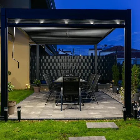 Dalmavita - Luxury With Private Garden, Just 5 Min Walk To Unesco Heritage Center Apartamento *