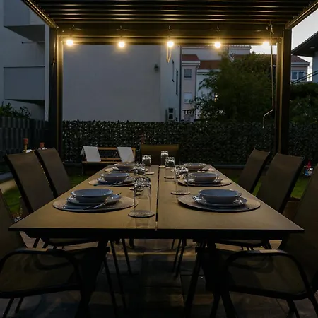 Dalmavita - Luxury With Private Garden, Just 5 Min Walk To Unesco Heritage Center Apartamento